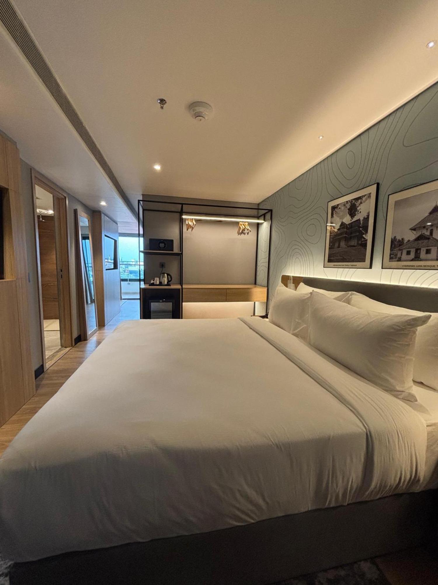 Park Inn & Suites By Radisson Thrissur East Fort Luaran gambar